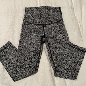 Lululemon wunder under 25”